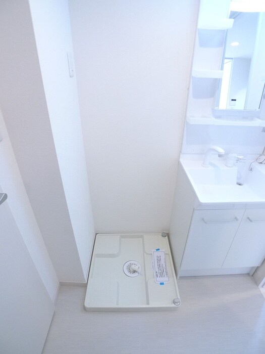 物件内観写真15　(洗濯機置場)