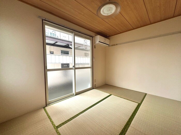 物件内観写真2　(居室)