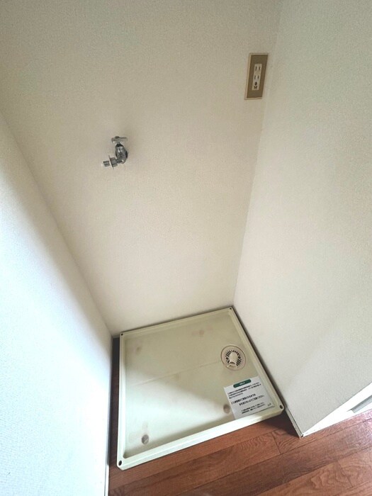 物件内観写真9　(洗濯機置場)