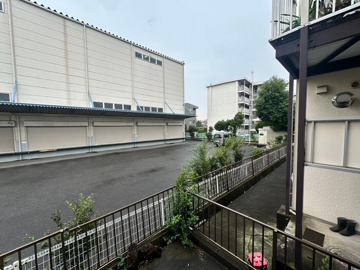 物件内観写真12　(室内からの展望)