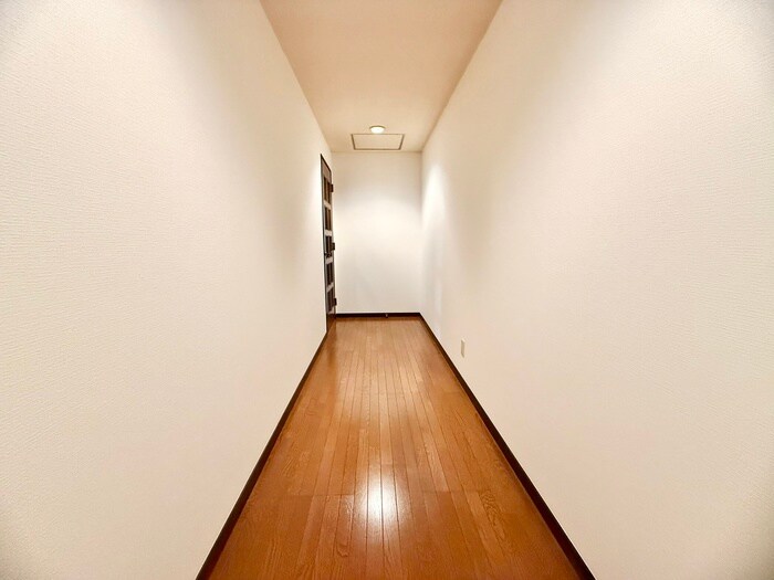 物件内観写真18　(廊下)