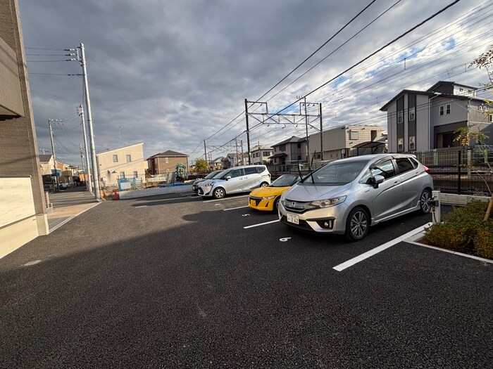 物件外観写真5　(駐車場)