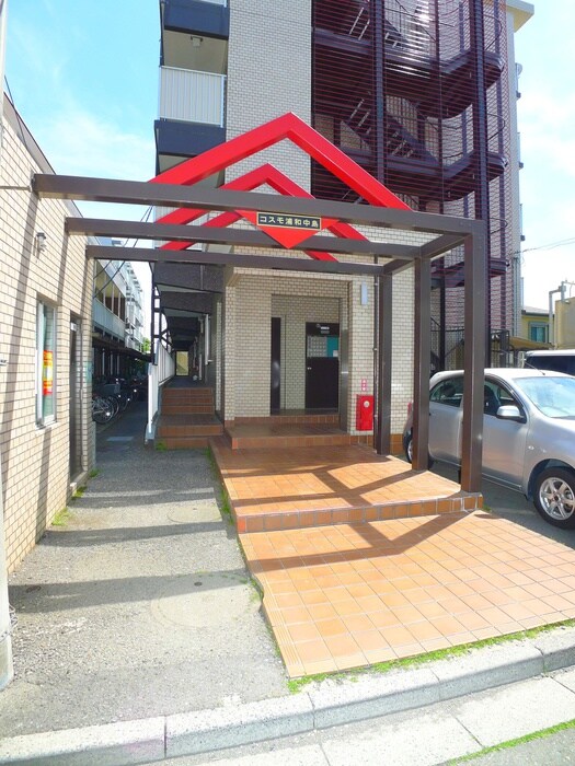 物件外観写真3　(エントランス部分)