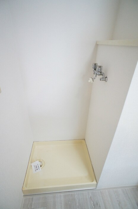 物件内観写真14　(洗濯機置場)