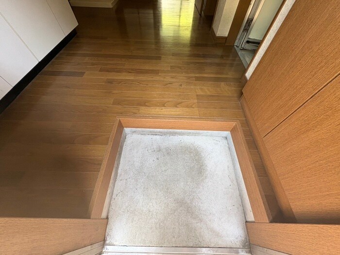 物件内観写真15　(玄関)