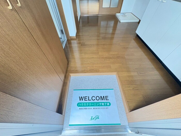 物件内観写真16　(玄関)