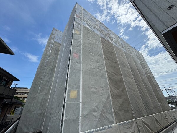 建築中