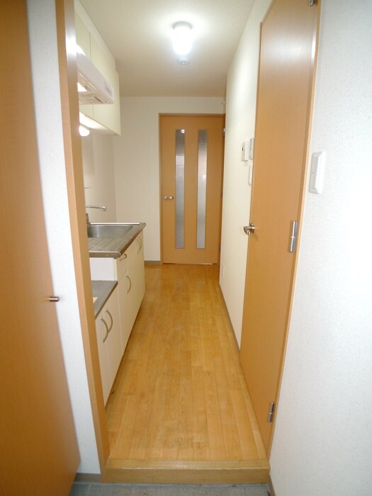 物件内観写真12　(玄関)