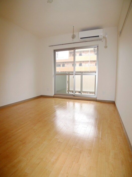 物件内観写真14　(室内からの展望)