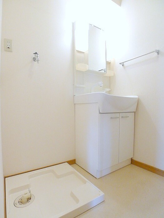 物件内観写真13　(洗濯機置場)