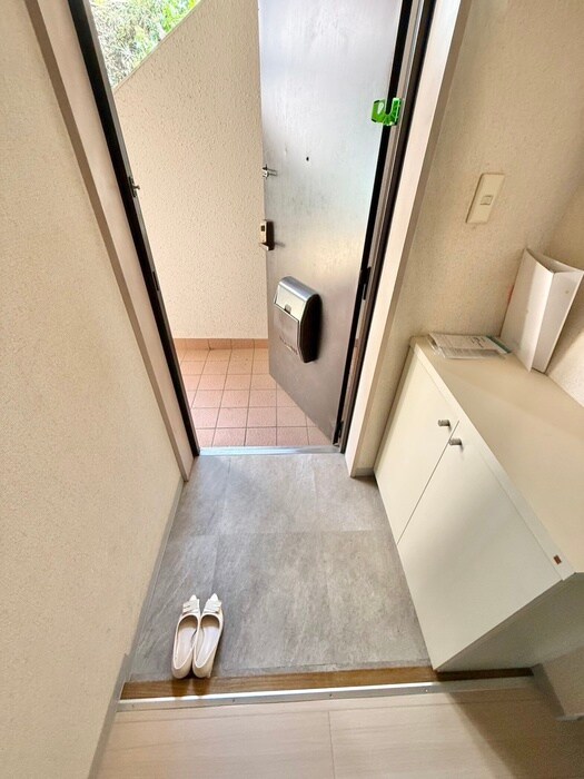 物件内観写真14　(玄関)