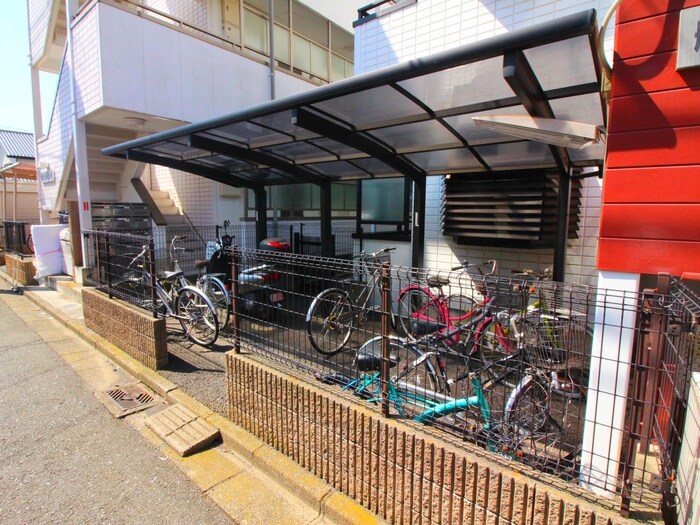 物件外観写真5　(駐輪場)