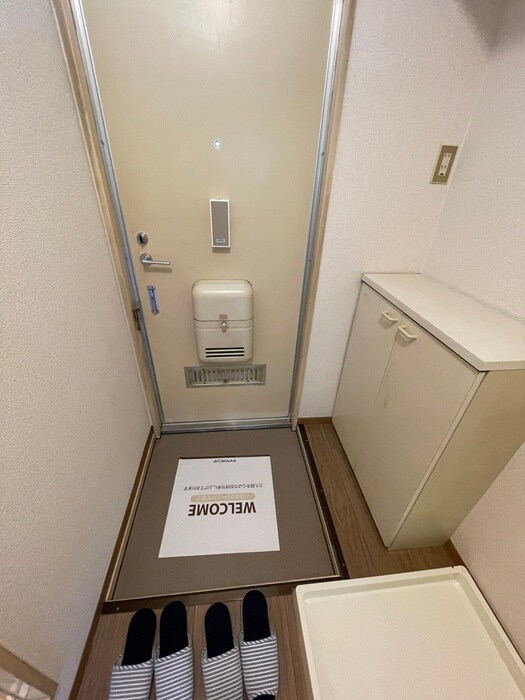 物件内観写真15　(玄関)