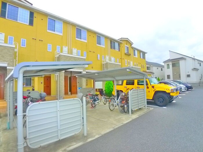 物件外観写真3　(駐輪場)