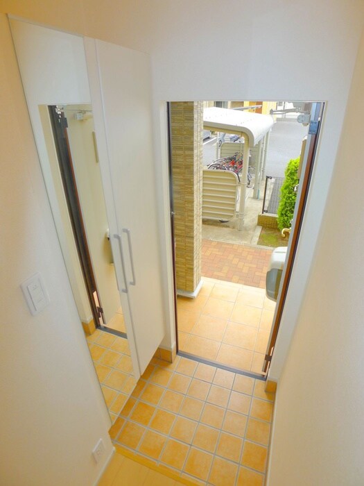 物件内観写真17　(玄関)