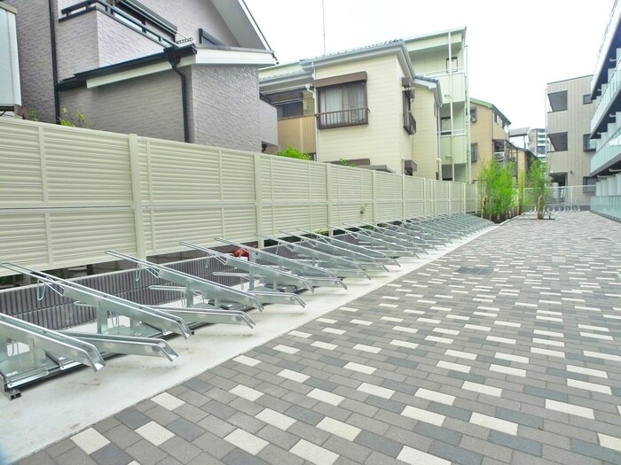 物件外観写真6　(駐輪場)