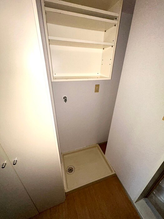 物件内観写真13　(洗濯機置場)