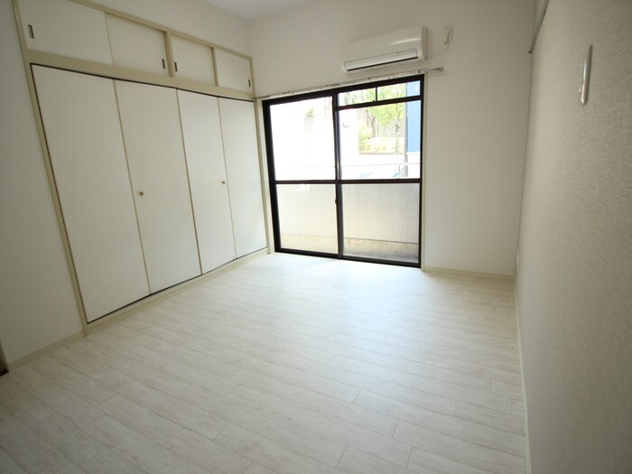 物件内観写真13　(居室)