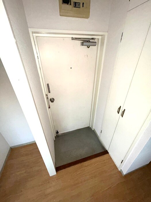 物件内観写真17　(玄関)