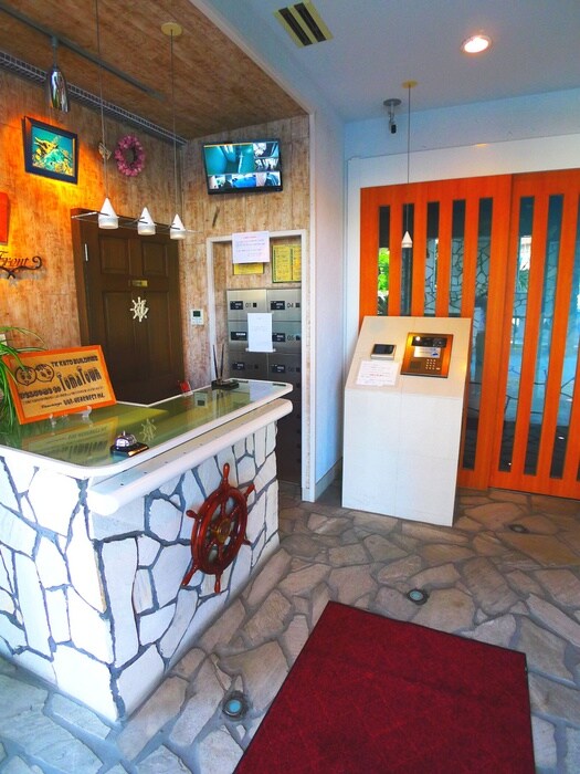 物件外観写真3　(エントランス部分)