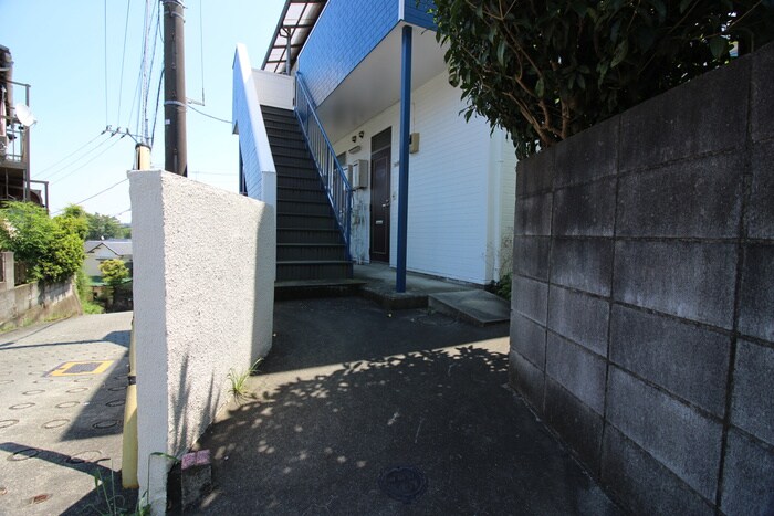 物件外観写真2　(エントランス部分)