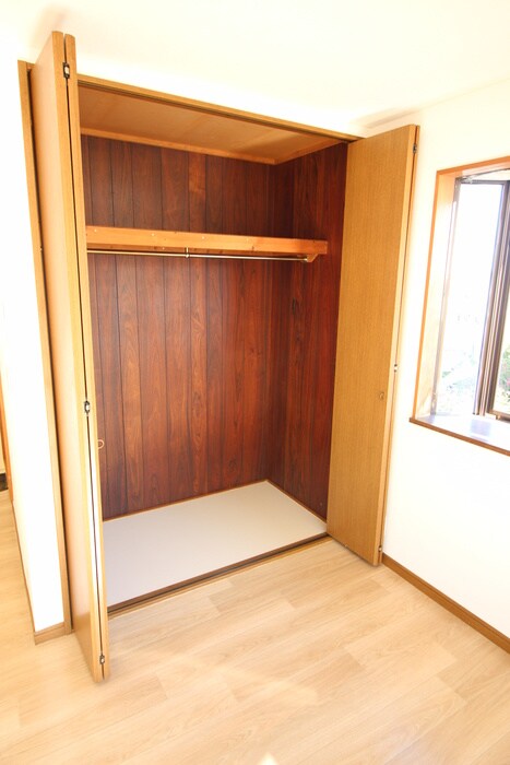 物件内観写真12　(収納)