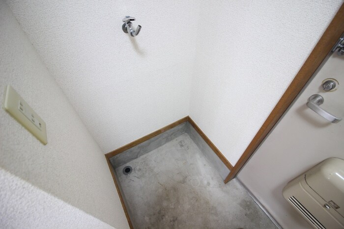 物件内観写真20　(洗濯機置場)