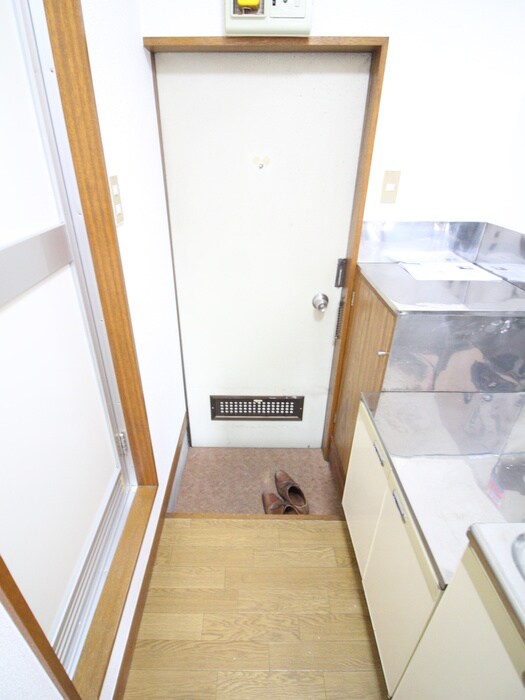 物件内観写真17　(玄関)