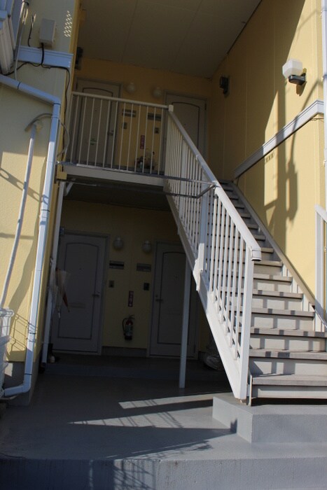 物件外観写真4　(エントランス部分)