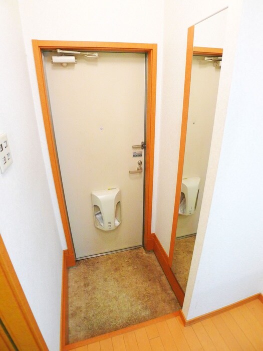 物件内観写真18　(玄関)