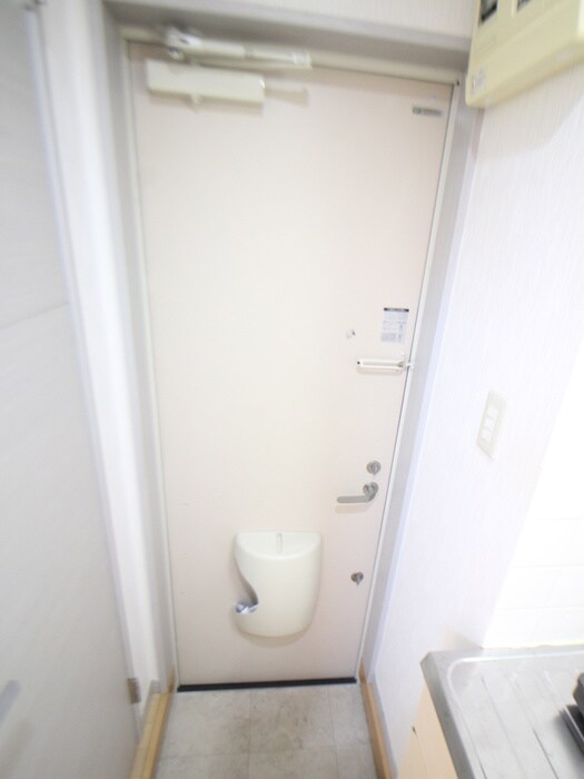 物件内観写真13　(玄関)