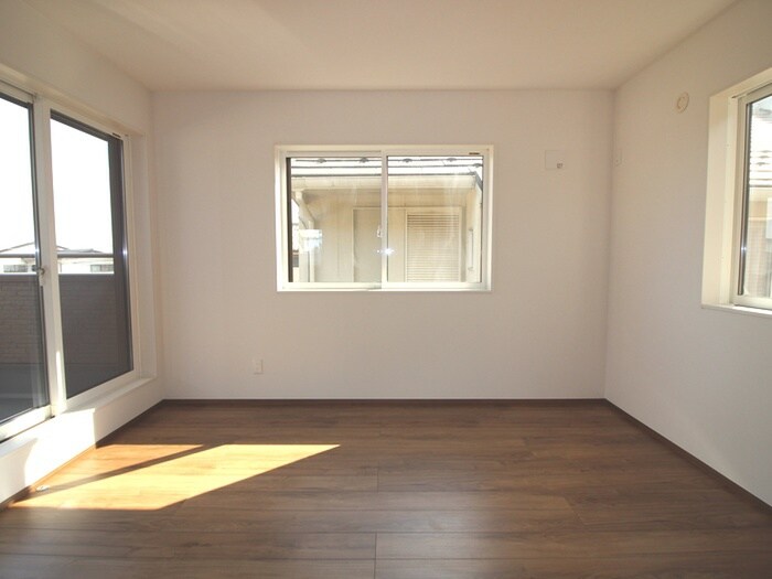 物件内観写真8　(居室)