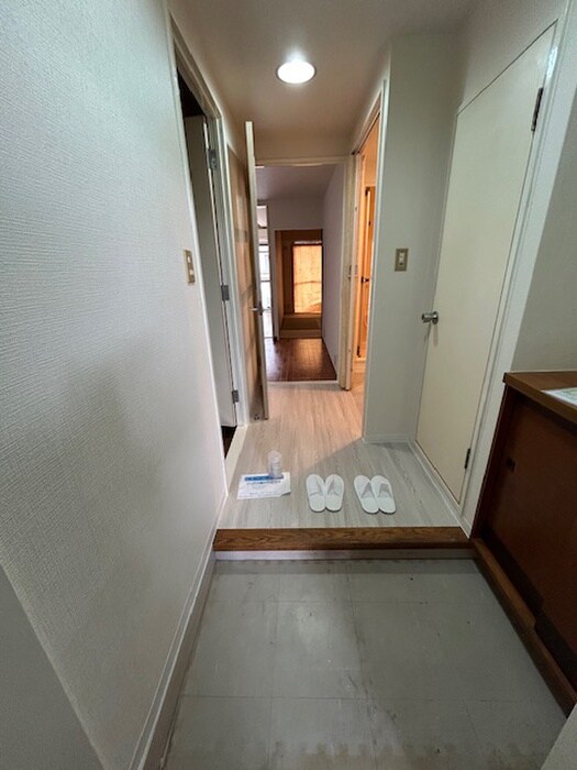 物件内観写真4　(玄関)