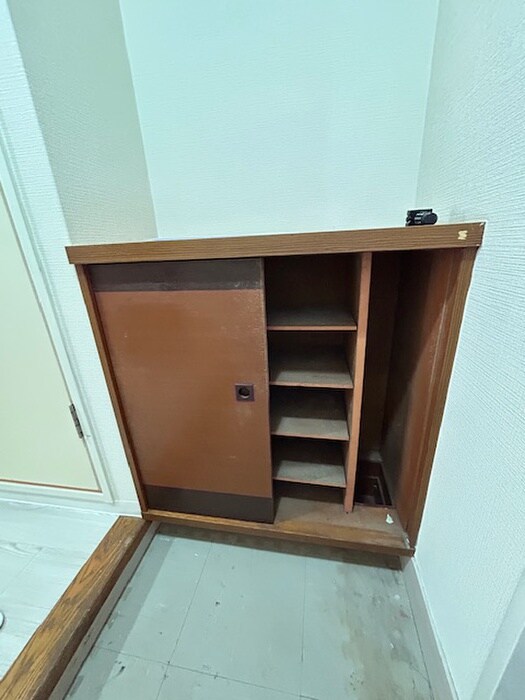 物件内観写真5　(靴箱)