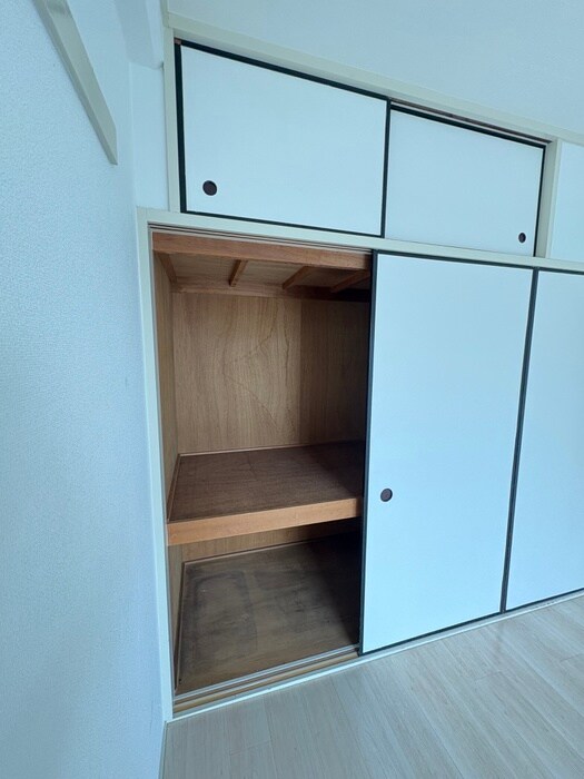 物件内観写真6　(収納)