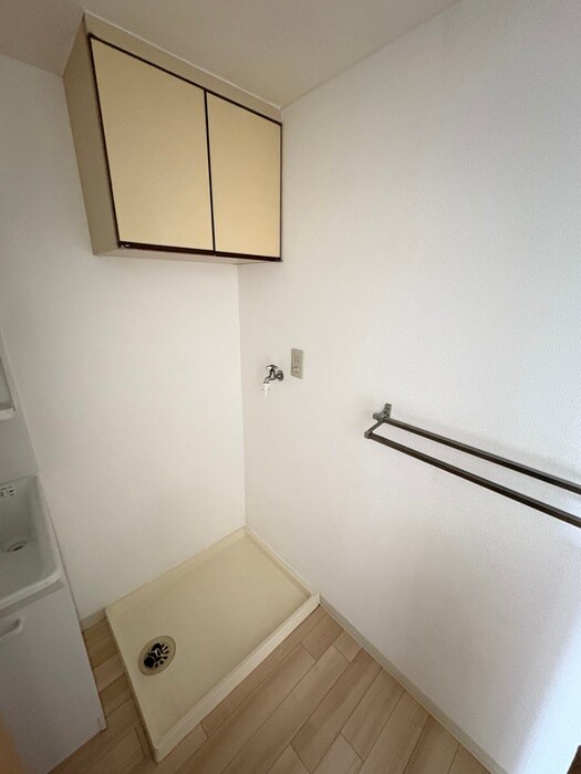 物件内観写真11　(洗濯機置場)