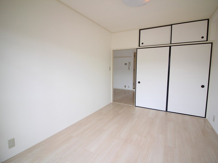 物件内観写真14　(室内からの展望)