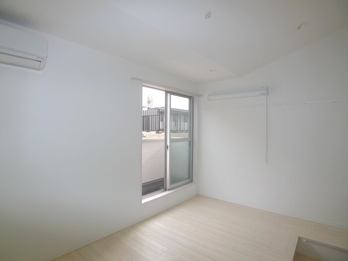 物件内観写真16　(室内からの展望)