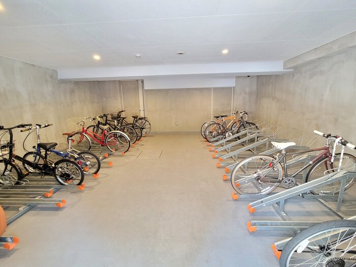 物件外観写真5　(駐輪場)