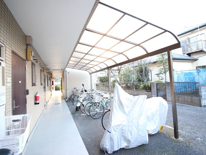 物件外観写真5　(駐輪場)