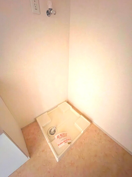 物件内観写真13　(洗濯機置場)