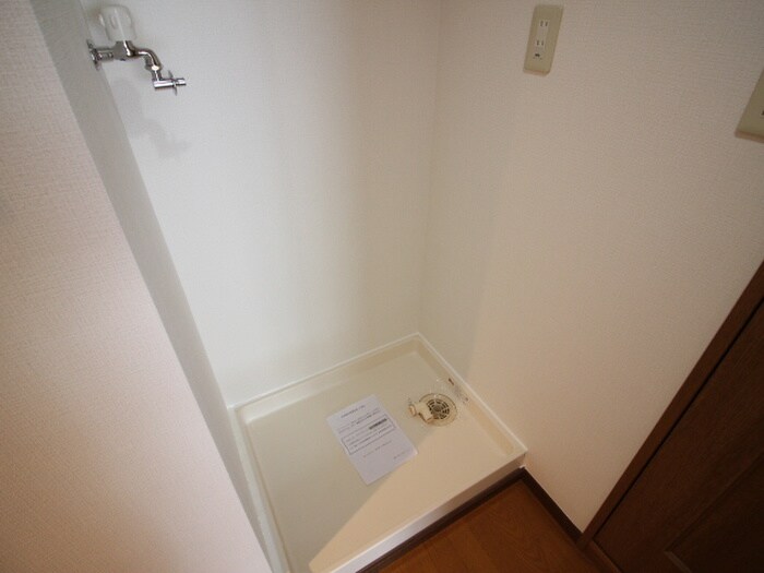 物件内観写真17　(洗濯機置場)