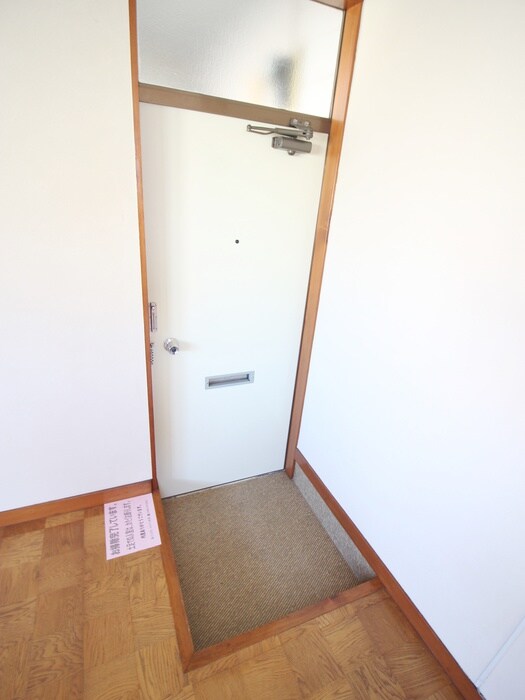 物件内観写真7　(玄関)