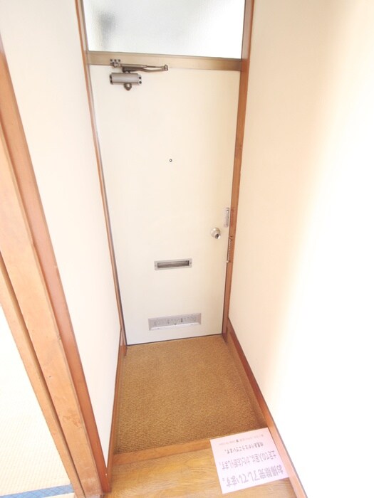 物件内観写真7　(玄関)