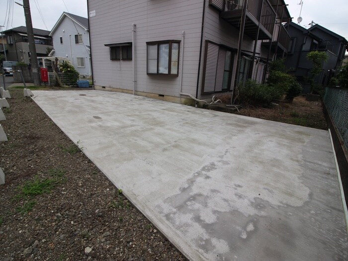 物件外観写真6　(駐車場)