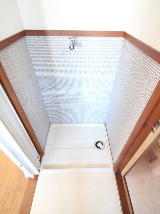 物件内観写真10　(洗濯機置場)