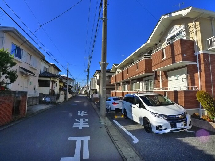 物件外観写真5　(駐車場)