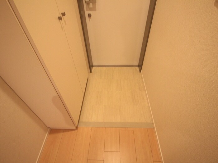 物件内観写真13　(玄関)