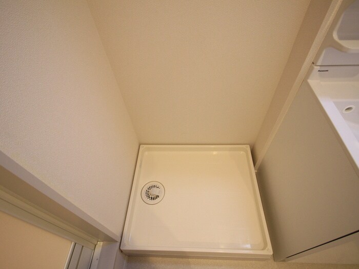 物件内観写真16　(洗濯機置場)