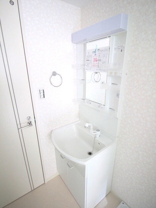 物件内観写真12　(洗面)